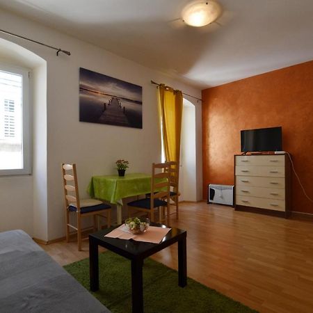 Old Town Svalba Hotel Rovinj Bagian luar foto